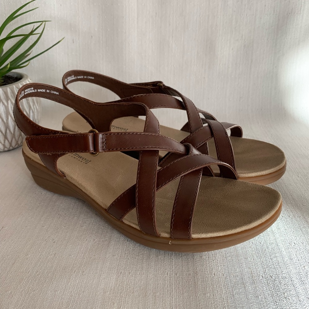 Great Northwest Clothing Company Mary Ann Brown Strappy Wedge Sandals Woman’s 8M